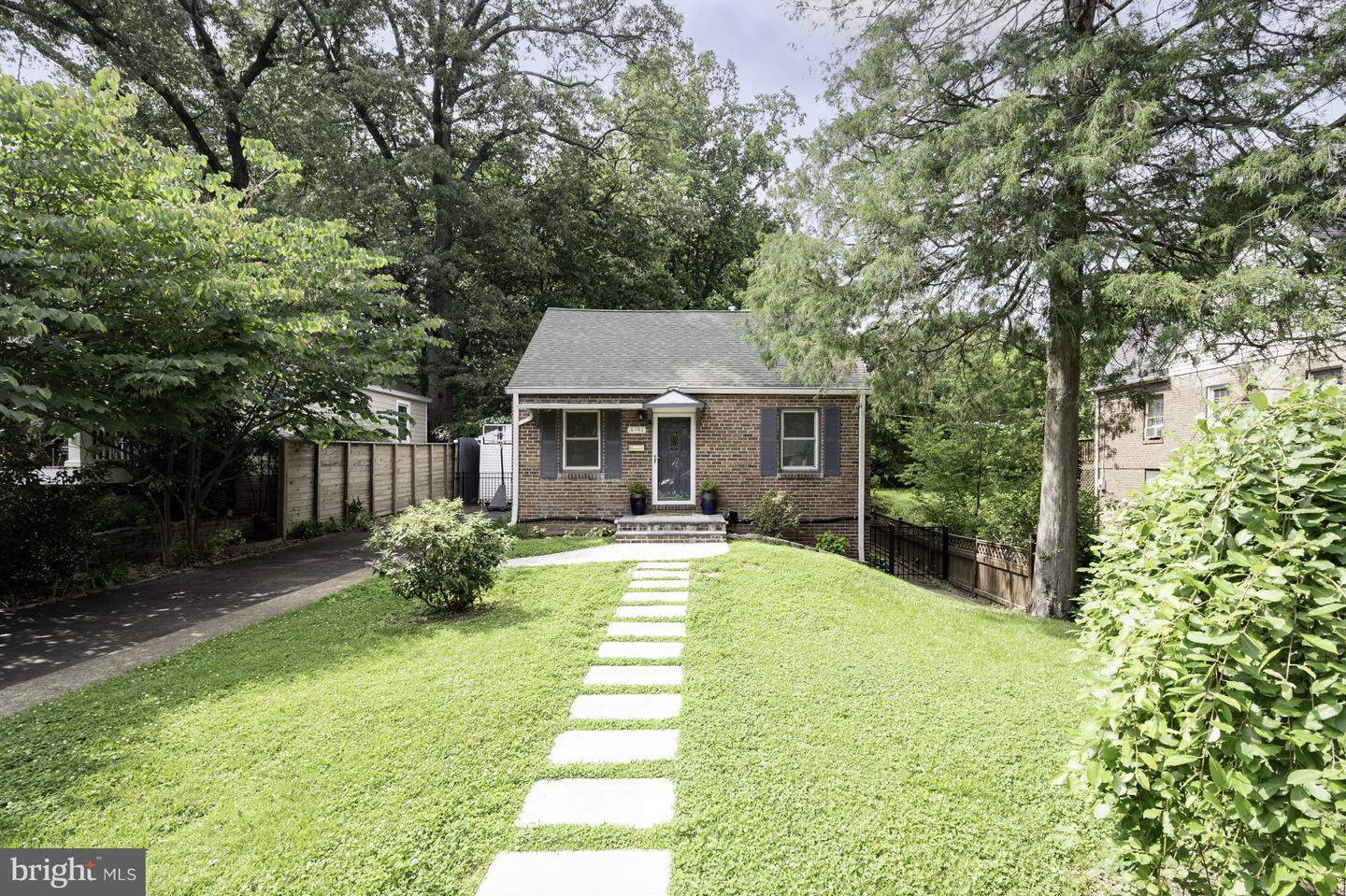 4741 20TH ST N, ARLINGTON, Virginia 22207, 3 Bedrooms Bedrooms, ,2 BathroomsBathrooms,Residential,For sale,4741 20TH ST N,VAAR2058714 MLS # VAAR2058714