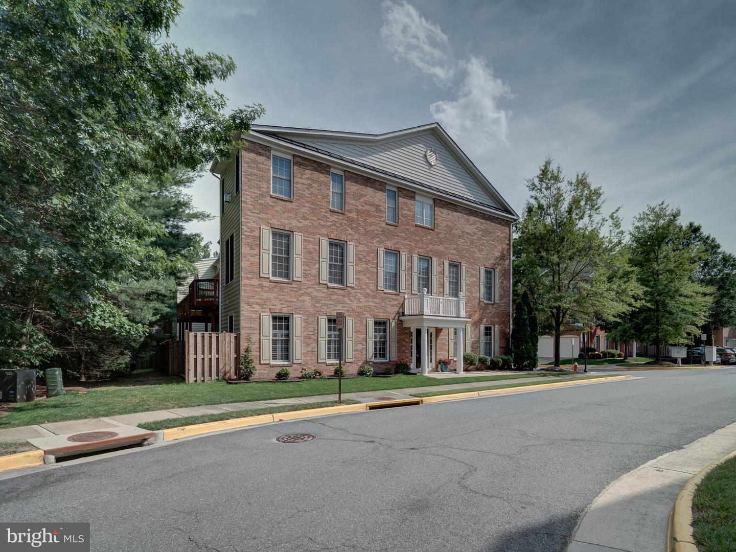 8320 DOCKRAY CT, LORTON, Virginia 22079, 3 Bedrooms Bedrooms, ,2 BathroomsBathrooms,Residential,For sale,8320 DOCKRAY CT,VAFX2245556 MLS # VAFX2245556