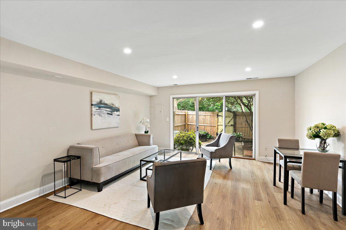 8101 KINGSWAY CT #257, SPRINGFIELD, Virginia 22152, 2 Bedrooms Bedrooms, ,1 BathroomBathrooms,Residential,For sale,8101 KINGSWAY CT #257,VAFX2245620 MLS # VAFX2245620