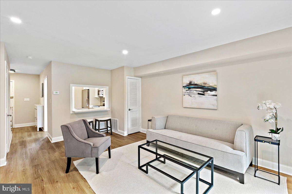 8101 KINGSWAY CT #257, SPRINGFIELD, Virginia 22152, 2 Bedrooms Bedrooms, ,1 BathroomBathrooms,Residential,For sale,8101 KINGSWAY CT #257,VAFX2245620 MLS # VAFX2245620
