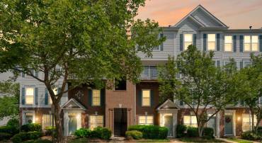 12755 FAIR CREST CT #304, FAIRFAX, Virginia 22033, 2 Bedrooms Bedrooms, ,2 BathroomsBathrooms,Residential,For sale,12755 FAIR CREST CT #304,VAFX2245700 MLS # VAFX2245700