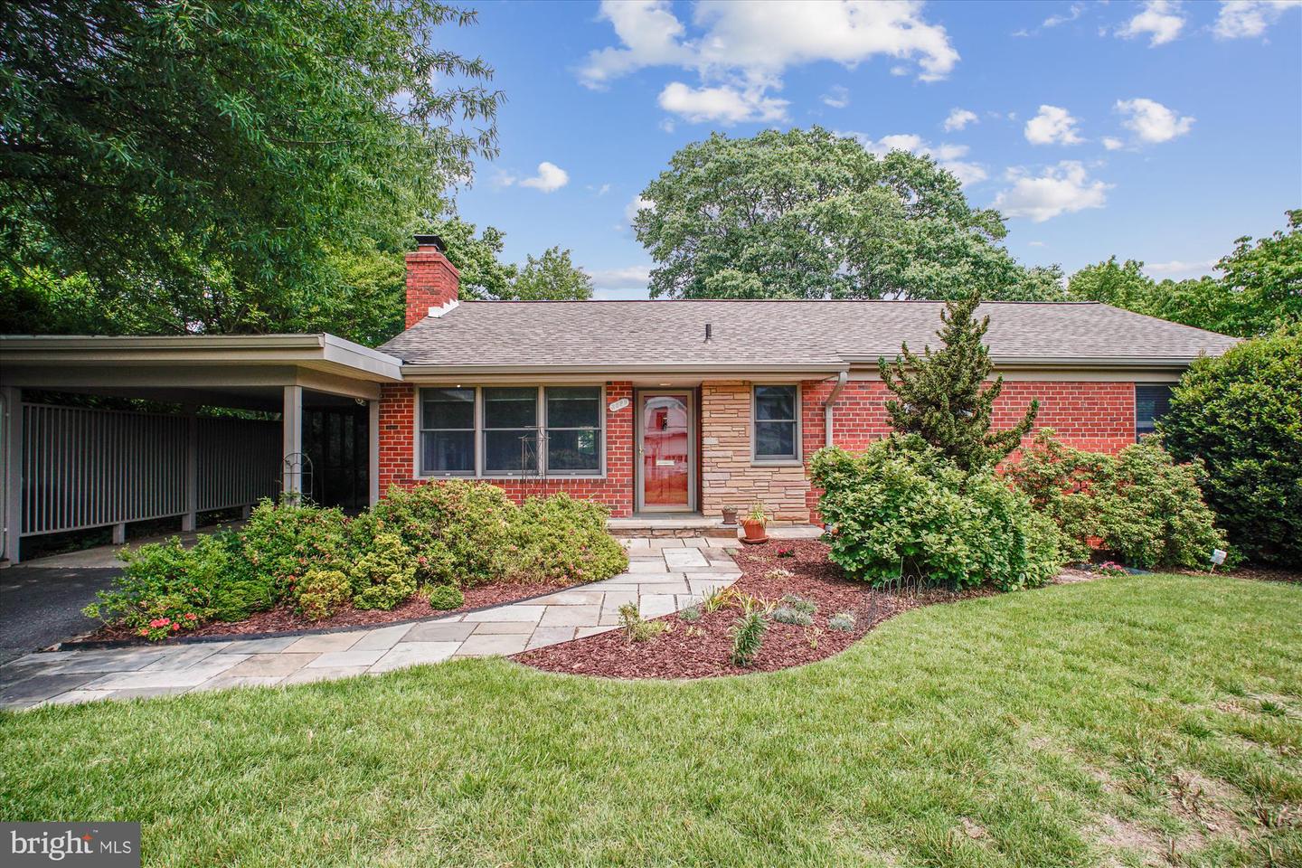3529 N NOTTINGHAM ST, ARLINGTON, Virginia 22207, 3 Bedrooms Bedrooms, ,2 BathroomsBathrooms,Residential,For sale,3529 N NOTTINGHAM ST,VAAR2058760 MLS # VAAR2058760