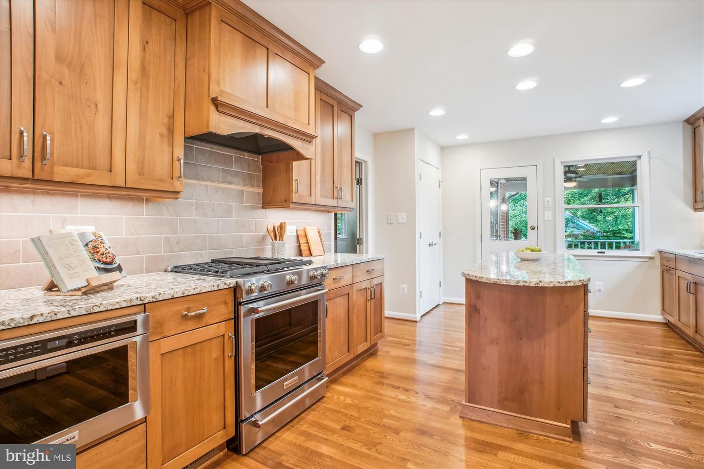 3529 N NOTTINGHAM ST, ARLINGTON, Virginia 22207, 3 Bedrooms Bedrooms, ,2 BathroomsBathrooms,Residential,For sale,3529 N NOTTINGHAM ST,VAAR2058760 MLS # VAAR2058760