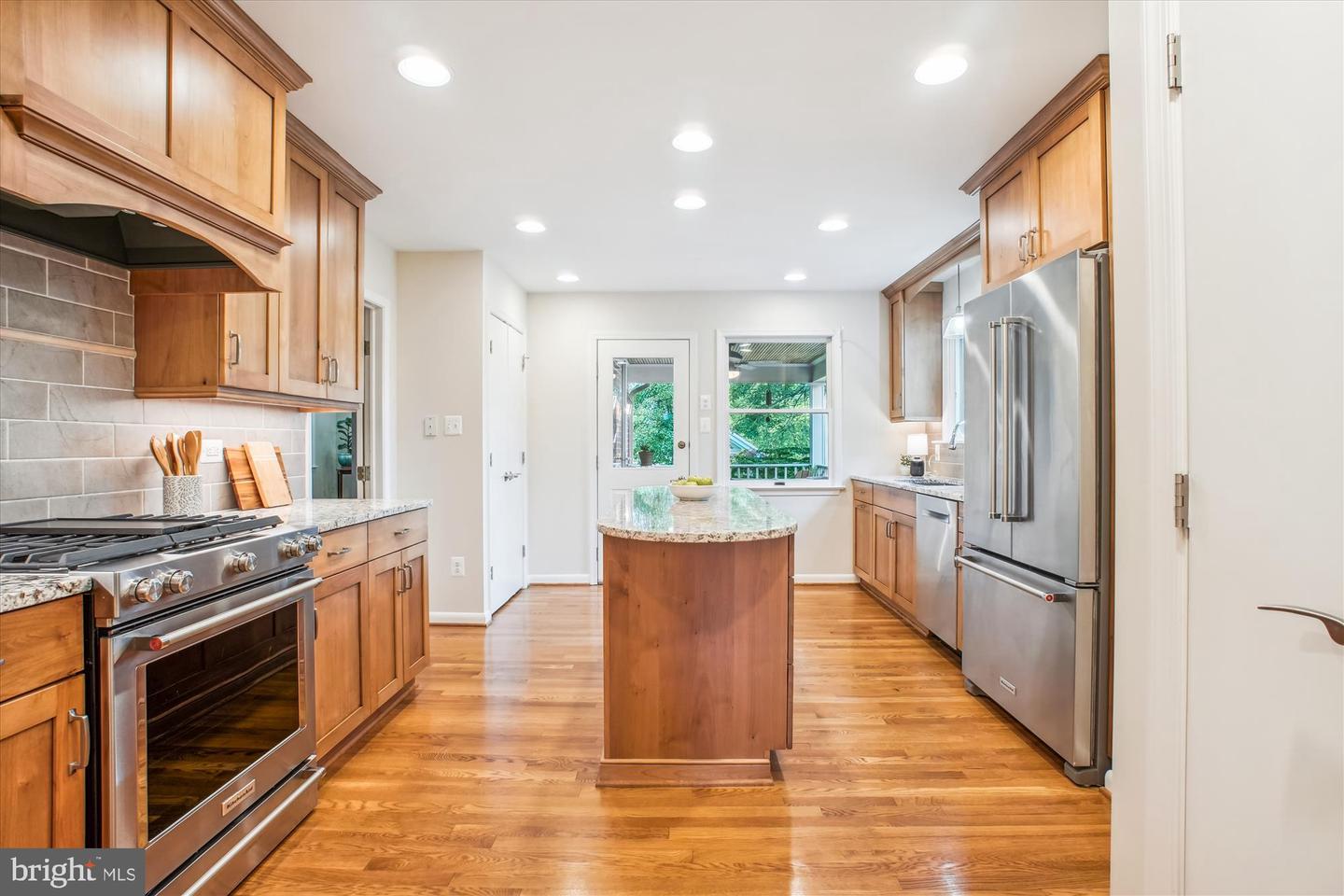 3529 N NOTTINGHAM ST, ARLINGTON, Virginia 22207, 3 Bedrooms Bedrooms, ,2 BathroomsBathrooms,Residential,For sale,3529 N NOTTINGHAM ST,VAAR2058760 MLS # VAAR2058760
