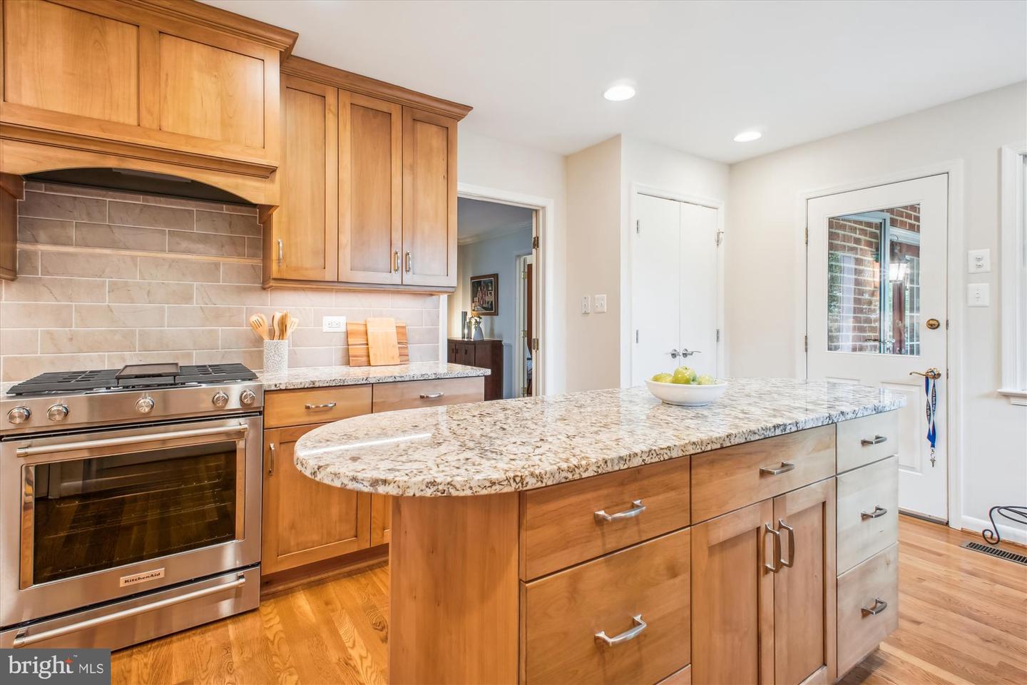 3529 N NOTTINGHAM ST, ARLINGTON, Virginia 22207, 3 Bedrooms Bedrooms, ,2 BathroomsBathrooms,Residential,For sale,3529 N NOTTINGHAM ST,VAAR2058760 MLS # VAAR2058760