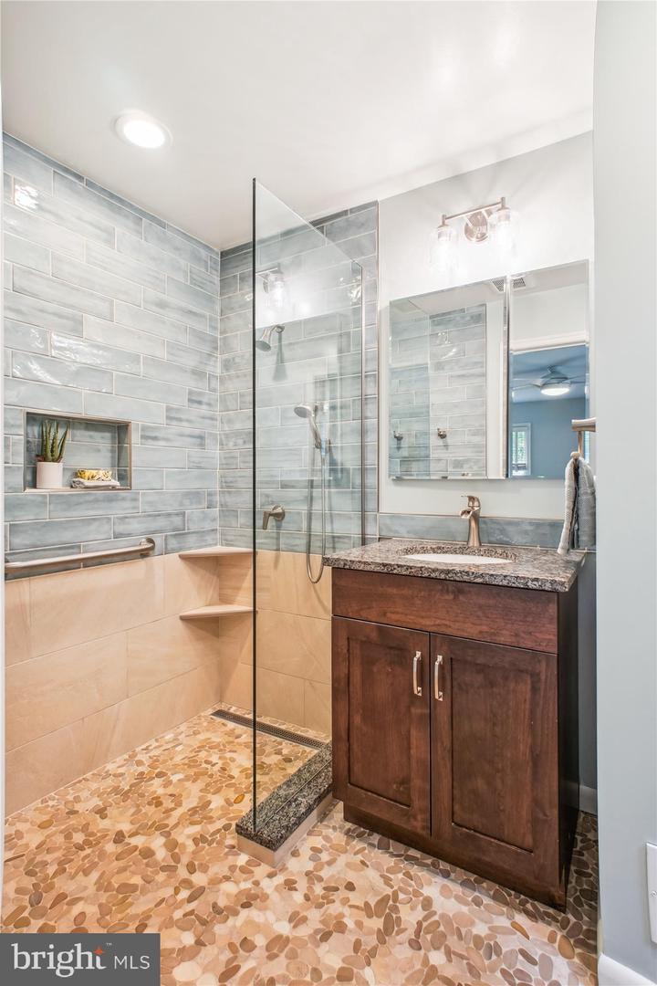 3529 N NOTTINGHAM ST, ARLINGTON, Virginia 22207, 3 Bedrooms Bedrooms, ,2 BathroomsBathrooms,Residential,For sale,3529 N NOTTINGHAM ST,VAAR2058760 MLS # VAAR2058760
