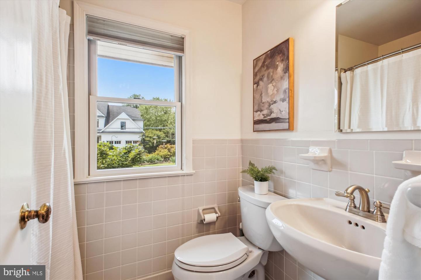 3529 N NOTTINGHAM ST, ARLINGTON, Virginia 22207, 3 Bedrooms Bedrooms, ,2 BathroomsBathrooms,Residential,For sale,3529 N NOTTINGHAM ST,VAAR2058760 MLS # VAAR2058760