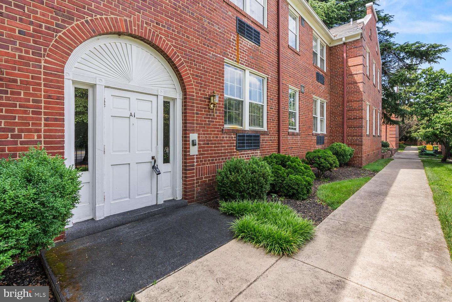 715 S WASHINGTON ST #A-11, ALEXANDRIA, Virginia 22314, 1 Bedroom Bedrooms, ,1 BathroomBathrooms,Residential,For sale,715 S WASHINGTON ST #A-11,VAAX2046158 MLS # VAAX2046158