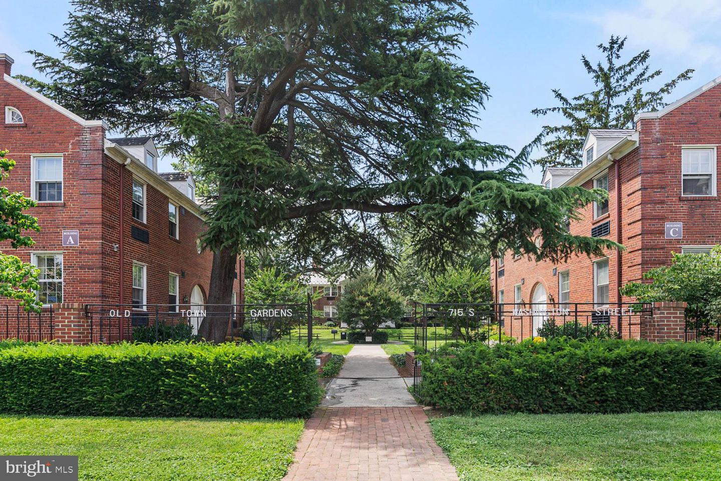 715 S WASHINGTON ST #A-11, ALEXANDRIA, Virginia 22314, 1 Bedroom Bedrooms, ,1 BathroomBathrooms,Residential,For sale,715 S WASHINGTON ST #A-11,VAAX2046158 MLS # VAAX2046158