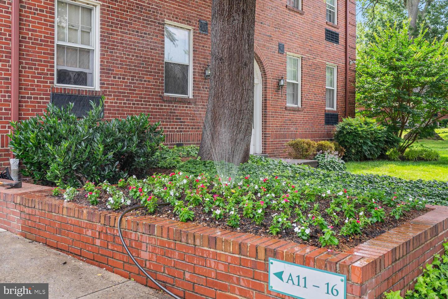 715 S WASHINGTON ST #A-11, ALEXANDRIA, Virginia 22314, 1 Bedroom Bedrooms, ,1 BathroomBathrooms,Residential,For sale,715 S WASHINGTON ST #A-11,VAAX2046158 MLS # VAAX2046158
