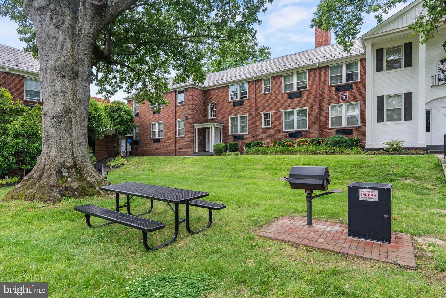 715 S WASHINGTON ST #A-11, ALEXANDRIA, Virginia 22314, 1 Bedroom Bedrooms, ,1 BathroomBathrooms,Residential,For sale,715 S WASHINGTON ST #A-11,VAAX2046158 MLS # VAAX2046158