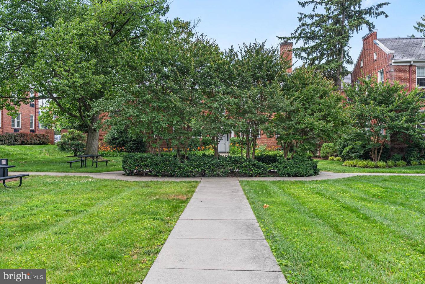 715 S WASHINGTON ST #A-11, ALEXANDRIA, Virginia 22314, 1 Bedroom Bedrooms, ,1 BathroomBathrooms,Residential,For sale,715 S WASHINGTON ST #A-11,VAAX2046158 MLS # VAAX2046158