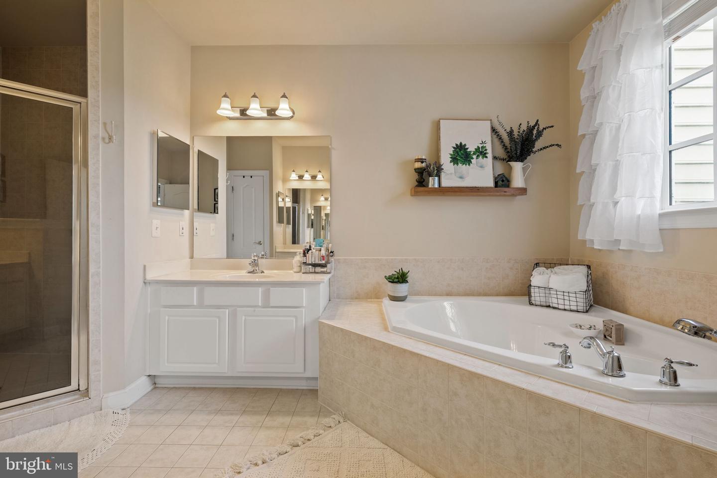 11821 WHITWORTH CANNON LN, BRISTOW, Virginia 20136, 3 Bedrooms Bedrooms, ,2 BathroomsBathrooms,Residential,For sale,11821 WHITWORTH CANNON LN,VAPW2096370 MLS # VAPW2096370