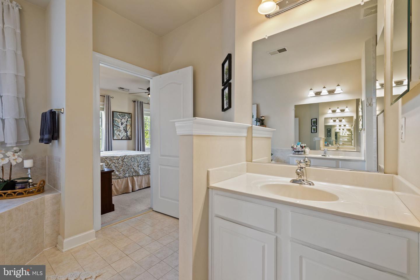 11821 WHITWORTH CANNON LN, BRISTOW, Virginia 20136, 3 Bedrooms Bedrooms, ,2 BathroomsBathrooms,Residential,For sale,11821 WHITWORTH CANNON LN,VAPW2096370 MLS # VAPW2096370