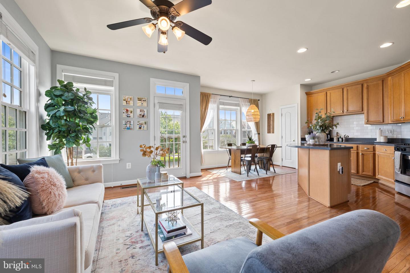 11821 WHITWORTH CANNON LN, BRISTOW, Virginia 20136, 3 Bedrooms Bedrooms, ,2 BathroomsBathrooms,Residential,For sale,11821 WHITWORTH CANNON LN,VAPW2096370 MLS # VAPW2096370
