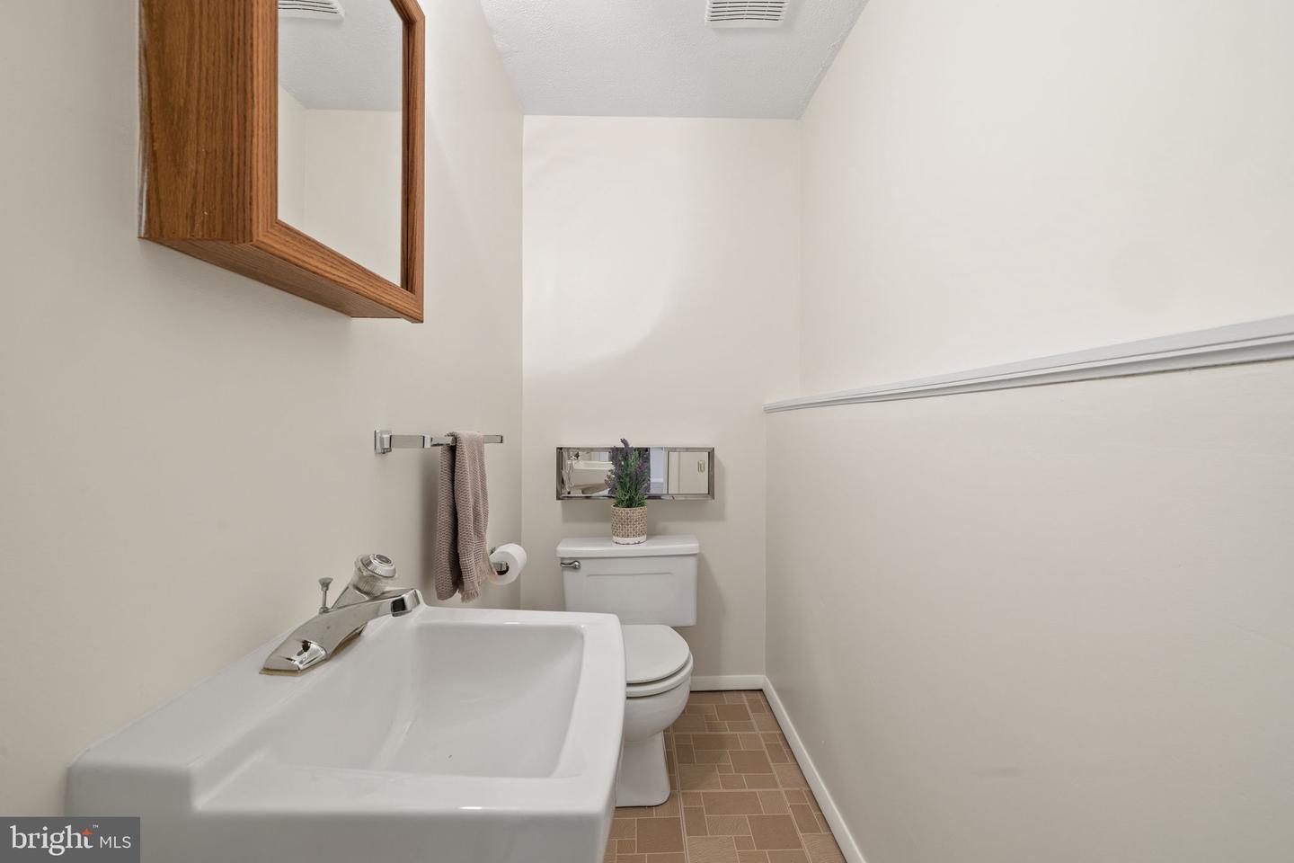 10729 FREDS OAK CT, BURKE, Virginia 22015, 3 Bedrooms Bedrooms, ,2 BathroomsBathrooms,Residential,For sale,10729 FREDS OAK CT,VAFX2245756 MLS # VAFX2245756