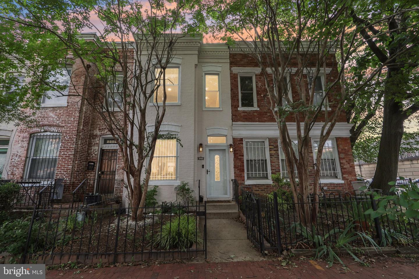 2254 12TH ST NW, WASHINGTON, District Of Columbia 20009, 2 Bedrooms Bedrooms, ,1 BathroomBathrooms,Residential,For sale,2254 12TH ST NW,DCDC2204272 MLS # DCDC2204272
