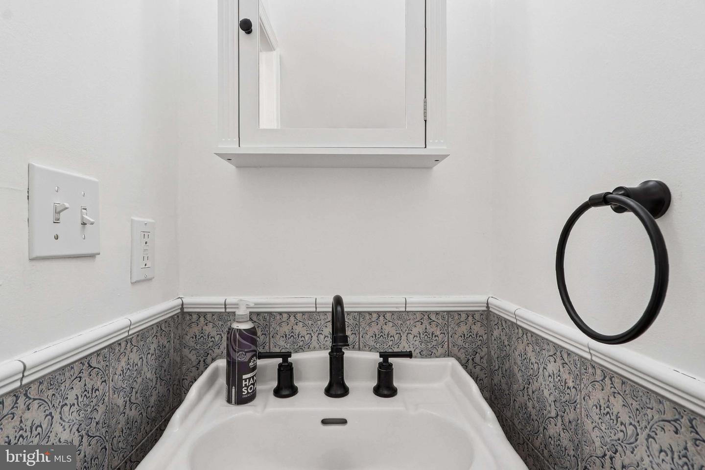 2254 12TH ST NW, WASHINGTON, District Of Columbia 20009, 2 Bedrooms Bedrooms, ,1 BathroomBathrooms,Residential,For sale,2254 12TH ST NW,DCDC2204272 MLS # DCDC2204272