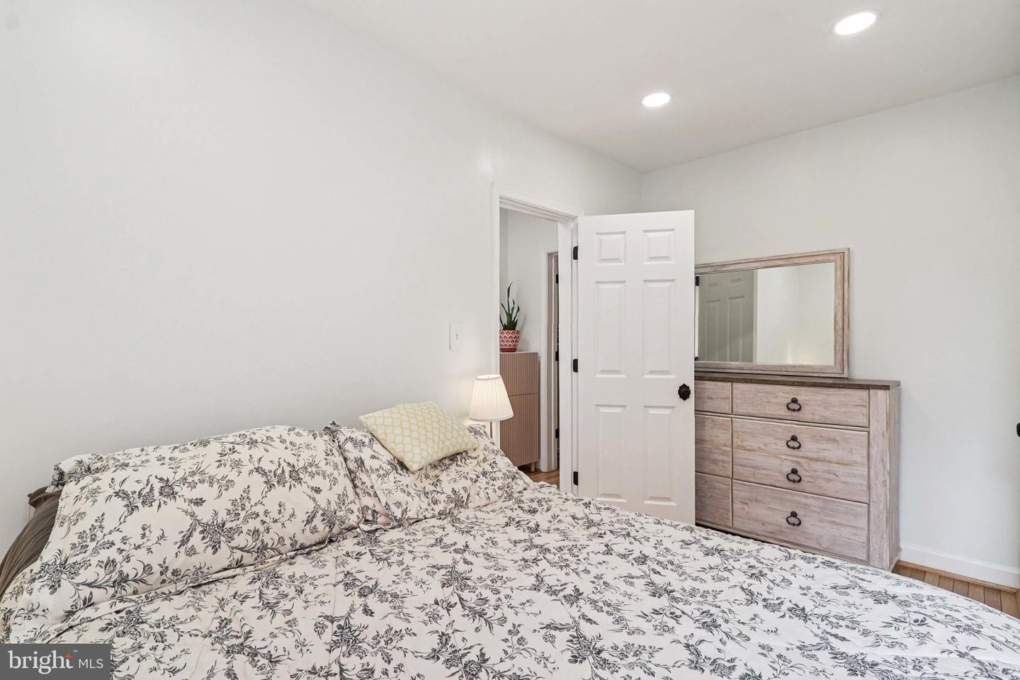 2254 12TH ST NW, WASHINGTON, District Of Columbia 20009, 2 Bedrooms Bedrooms, ,1 BathroomBathrooms,Residential,For sale,2254 12TH ST NW,DCDC2204272 MLS # DCDC2204272