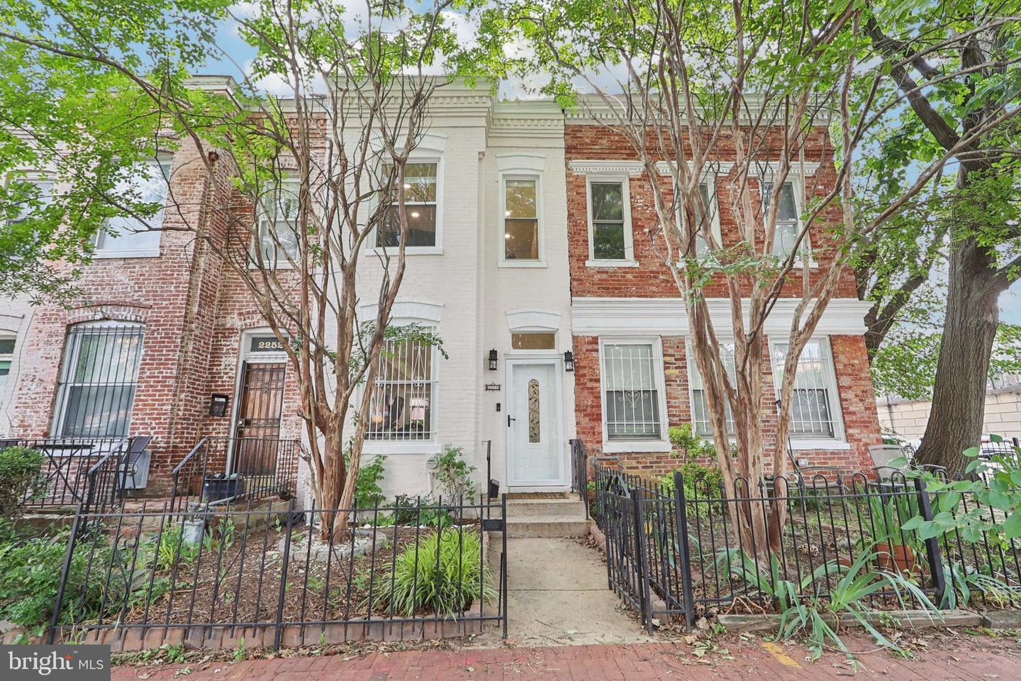 2254 12TH ST NW, WASHINGTON, District Of Columbia 20009, 2 Bedrooms Bedrooms, ,1 BathroomBathrooms,Residential,For sale,2254 12TH ST NW,DCDC2204272 MLS # DCDC2204272