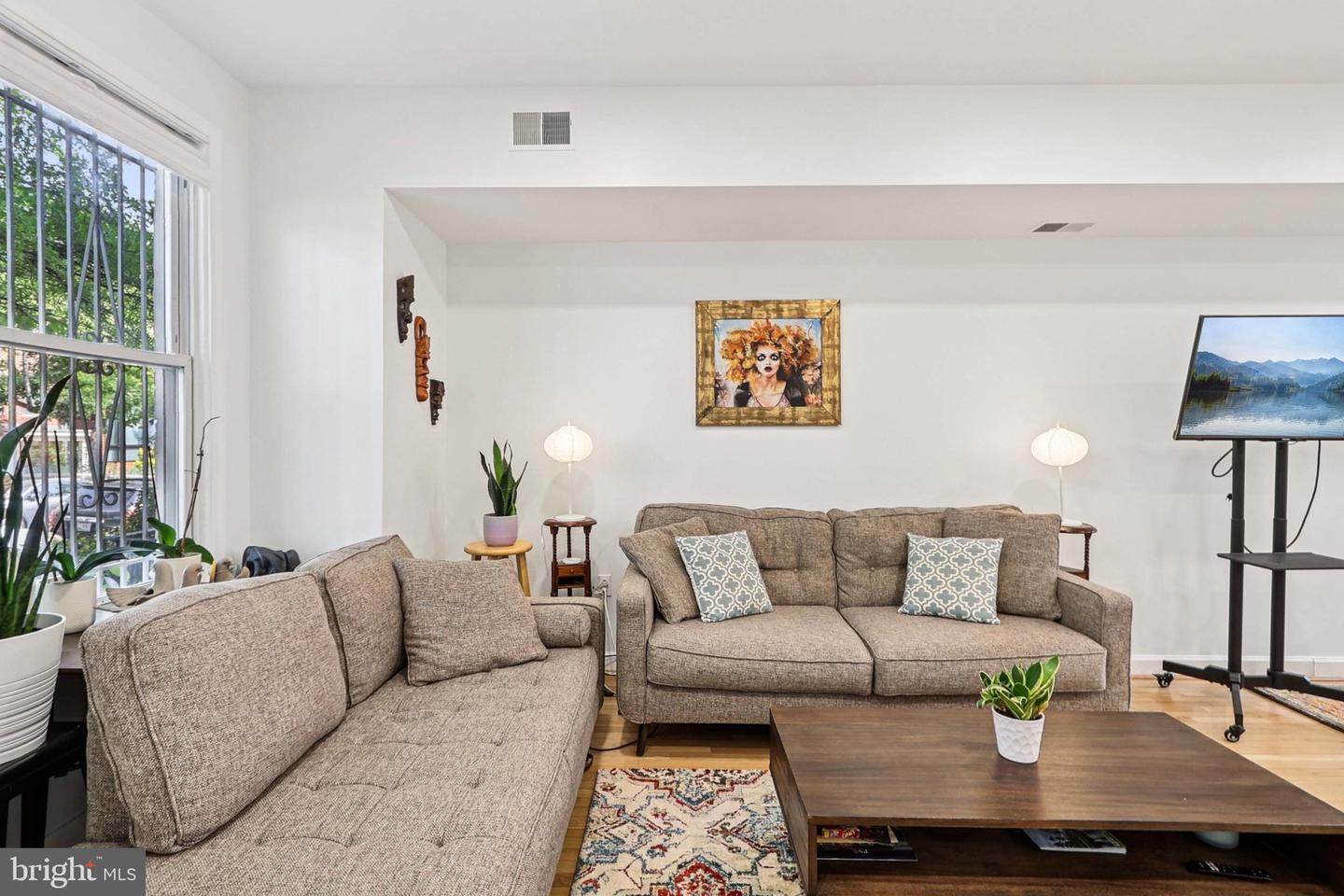 2254 12TH ST NW, WASHINGTON, District Of Columbia 20009, 2 Bedrooms Bedrooms, ,1 BathroomBathrooms,Residential,For sale,2254 12TH ST NW,DCDC2204272 MLS # DCDC2204272