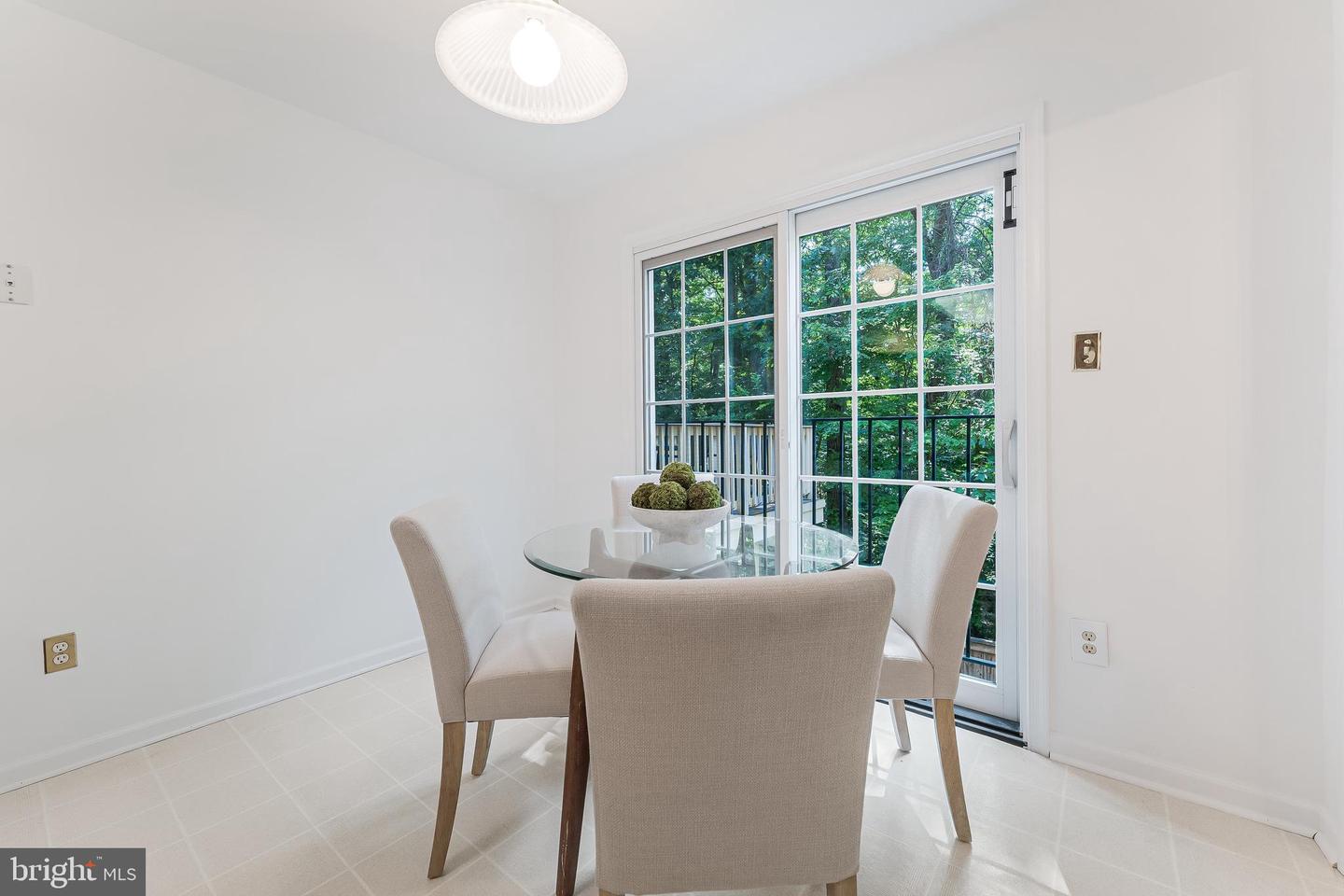 11437 HERITAGE OAK CT, RESTON, Virginia 20194, 3 Bedrooms Bedrooms, ,2 BathroomsBathrooms,Residential,For sale,11437 HERITAGE OAK CT,VAFX2245368 MLS # VAFX2245368