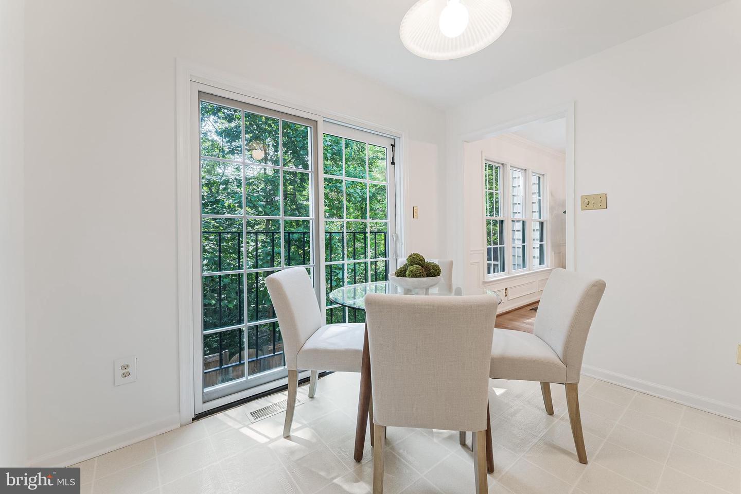 11437 HERITAGE OAK CT, RESTON, Virginia 20194, 3 Bedrooms Bedrooms, ,2 BathroomsBathrooms,Residential,For sale,11437 HERITAGE OAK CT,VAFX2245368 MLS # VAFX2245368