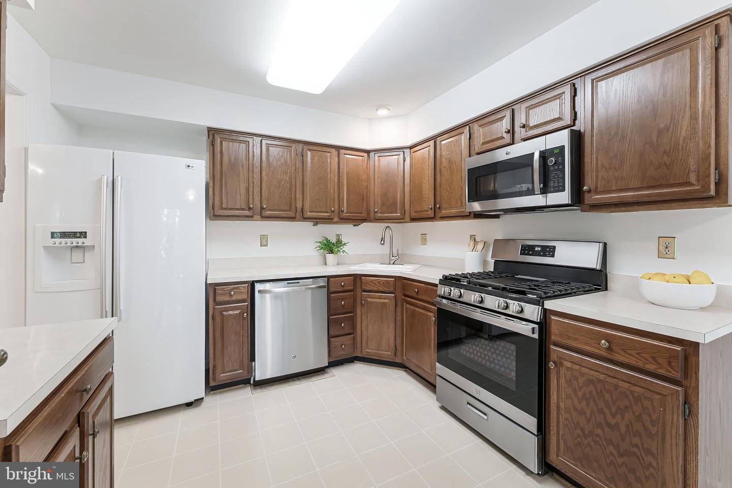 11437 HERITAGE OAK CT, RESTON, Virginia 20194, 3 Bedrooms Bedrooms, ,2 BathroomsBathrooms,Residential,For sale,11437 HERITAGE OAK CT,VAFX2245368 MLS # VAFX2245368