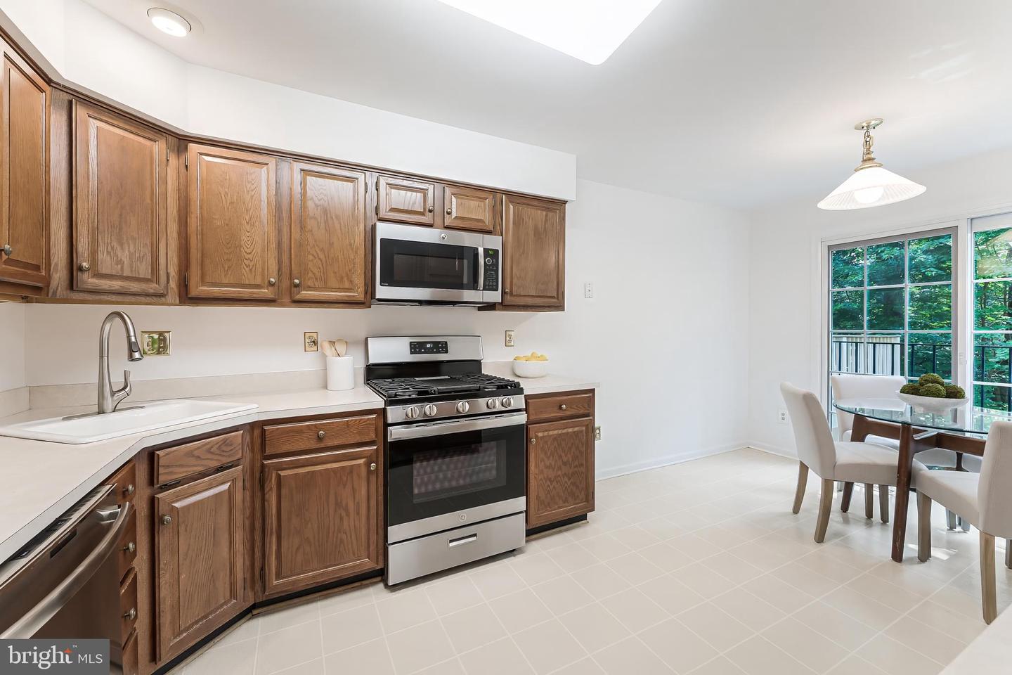 11437 HERITAGE OAK CT, RESTON, Virginia 20194, 3 Bedrooms Bedrooms, ,2 BathroomsBathrooms,Residential,For sale,11437 HERITAGE OAK CT,VAFX2245368 MLS # VAFX2245368