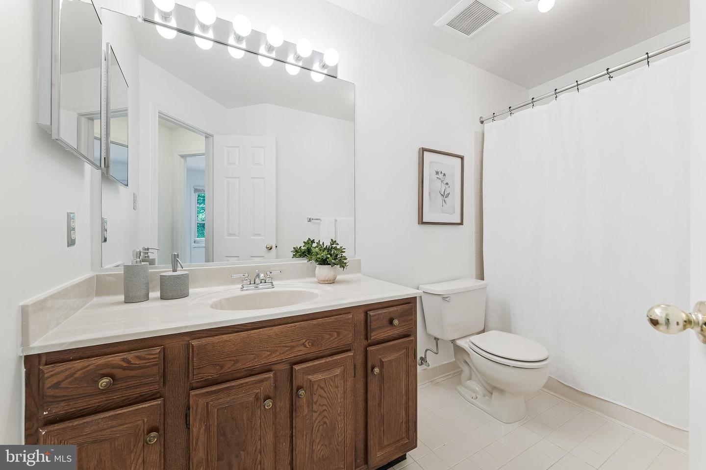 11437 HERITAGE OAK CT, RESTON, Virginia 20194, 3 Bedrooms Bedrooms, ,2 BathroomsBathrooms,Residential,For sale,11437 HERITAGE OAK CT,VAFX2245368 MLS # VAFX2245368