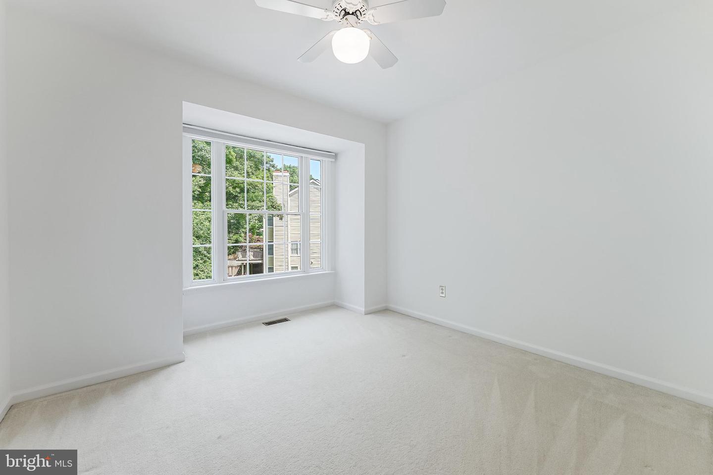 11437 HERITAGE OAK CT, RESTON, Virginia 20194, 3 Bedrooms Bedrooms, ,2 BathroomsBathrooms,Residential,For sale,11437 HERITAGE OAK CT,VAFX2245368 MLS # VAFX2245368