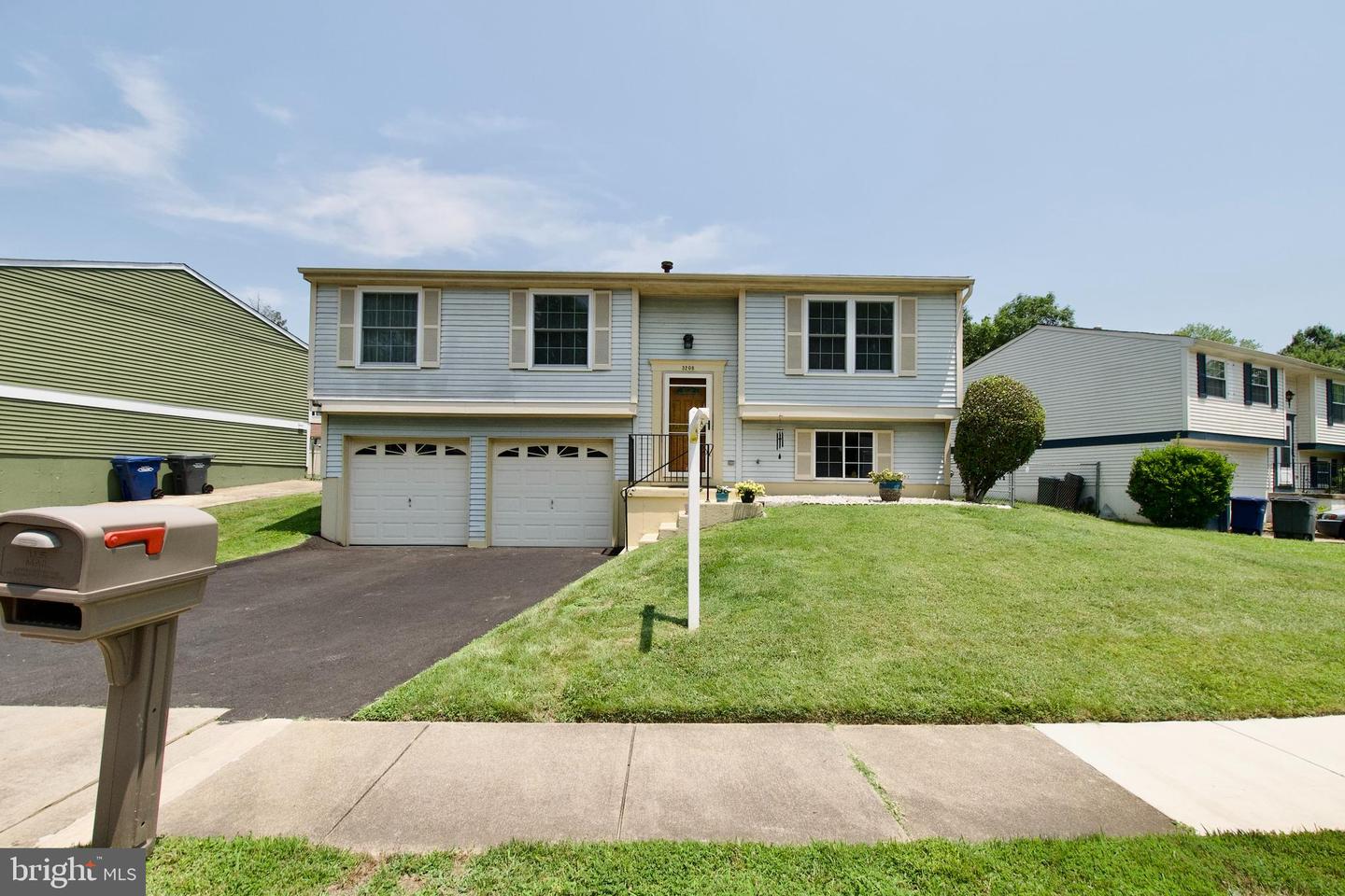 3208 NAPPER RD, ALEXANDRIA, Virginia 22306, 3 Bedrooms Bedrooms, 9 Rooms Rooms,2 BathroomsBathrooms,Residential,For sale,3208 NAPPER RD,VAFX2245414 MLS # VAFX2245414