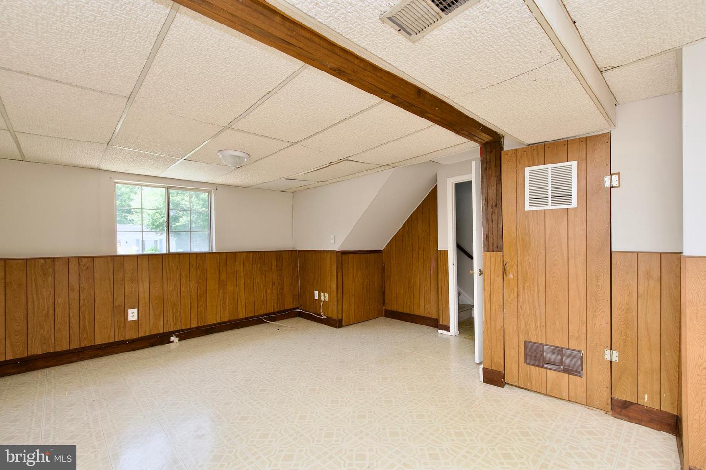 3208 NAPPER RD, ALEXANDRIA, Virginia 22306, 3 Bedrooms Bedrooms, 9 Rooms Rooms,2 BathroomsBathrooms,Residential,For sale,3208 NAPPER RD,VAFX2245414 MLS # VAFX2245414