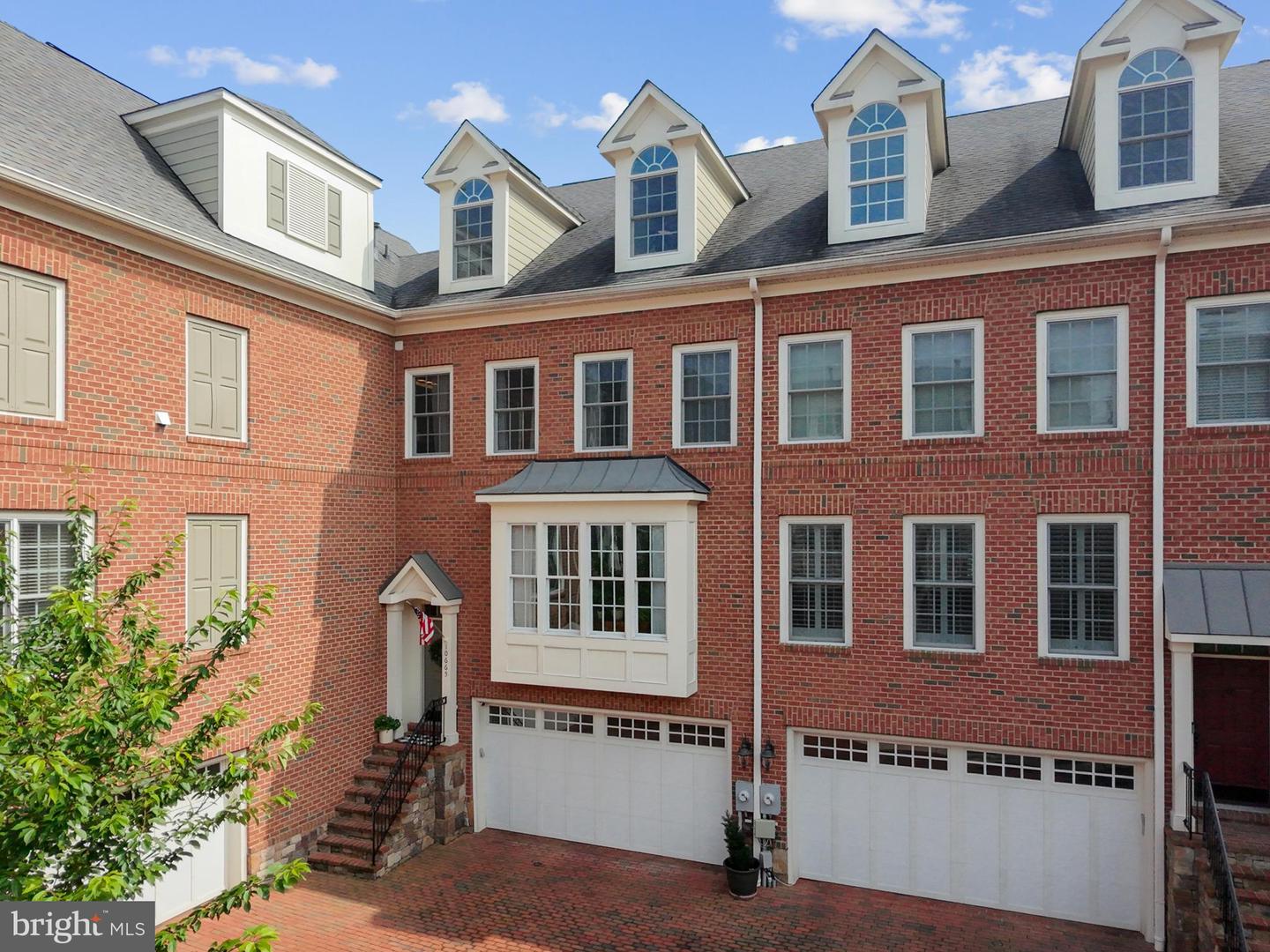 10665 YORKTOWN CT, FAIRFAX, Virginia 22030, 3 Bedrooms Bedrooms, ,3 BathroomsBathrooms,Residential,For sale,10665 YORKTOWN CT,VAFC2006428 MLS # VAFC2006428