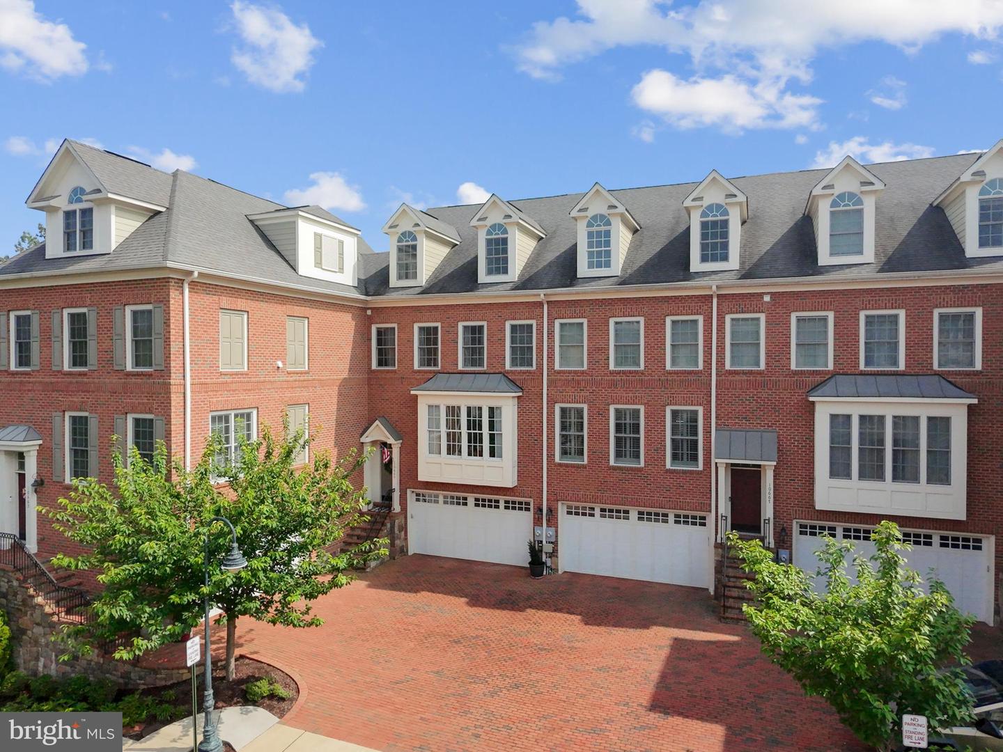 10665 YORKTOWN CT, FAIRFAX, Virginia 22030, 3 Bedrooms Bedrooms, ,3 BathroomsBathrooms,Residential,For sale,10665 YORKTOWN CT,VAFC2006428 MLS # VAFC2006428