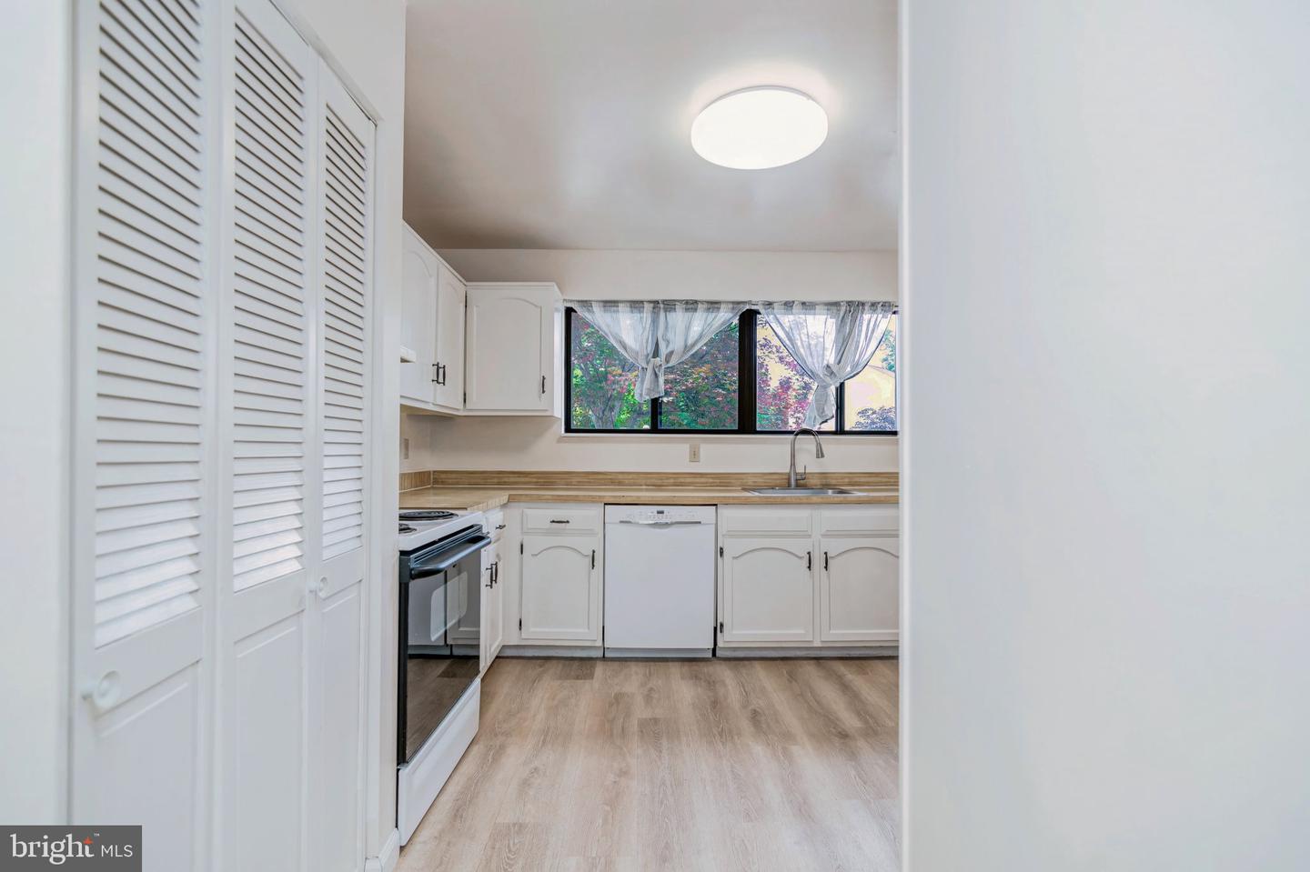15369 GRIST MILL TER, WOODBRIDGE, Virginia 22191, 3 Bedrooms Bedrooms, ,2 BathroomsBathrooms,Residential,For sale,15369 GRIST MILL TER,VAPW2096382 MLS # VAPW2096382