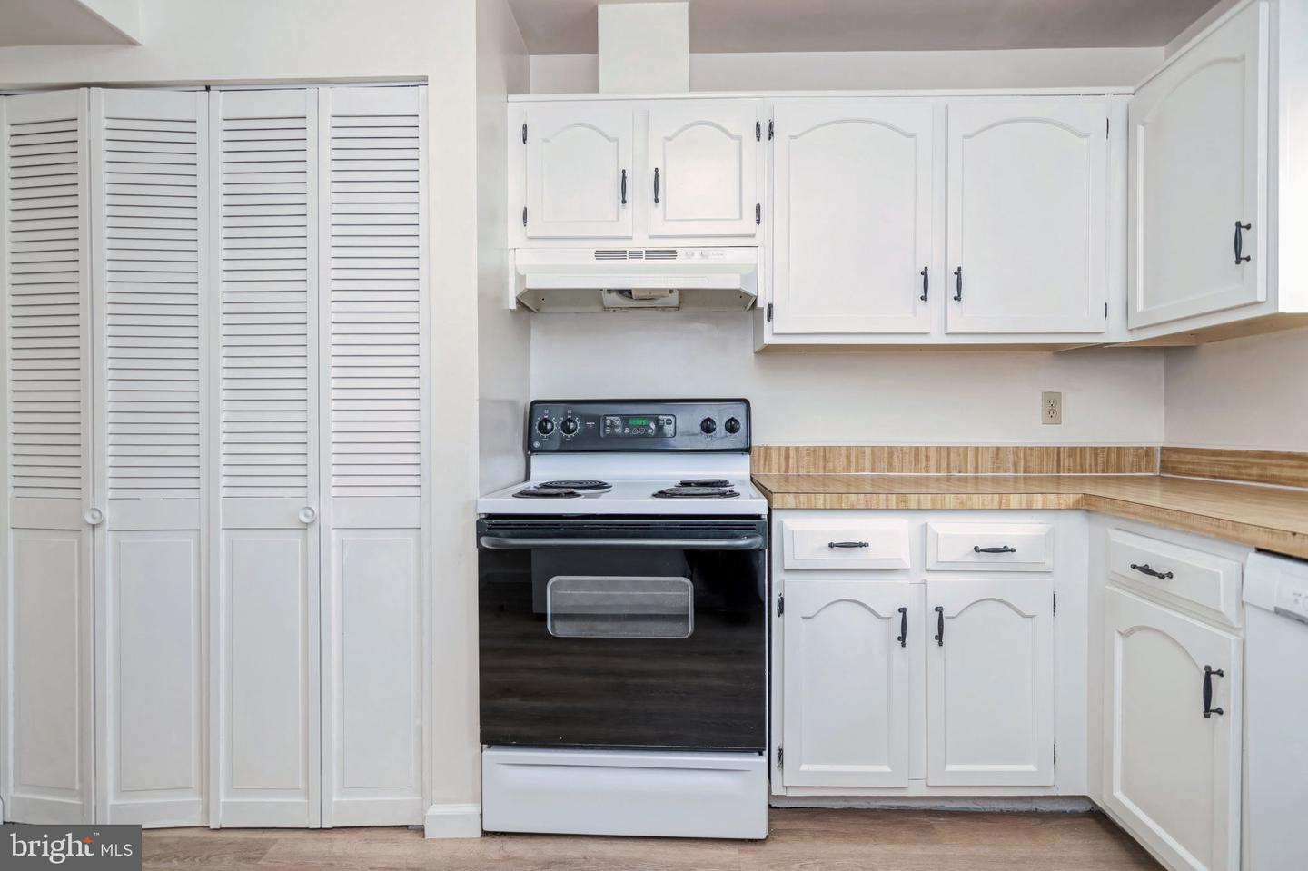 15369 GRIST MILL TER, WOODBRIDGE, Virginia 22191, 3 Bedrooms Bedrooms, ,2 BathroomsBathrooms,Residential,For sale,15369 GRIST MILL TER,VAPW2096382 MLS # VAPW2096382