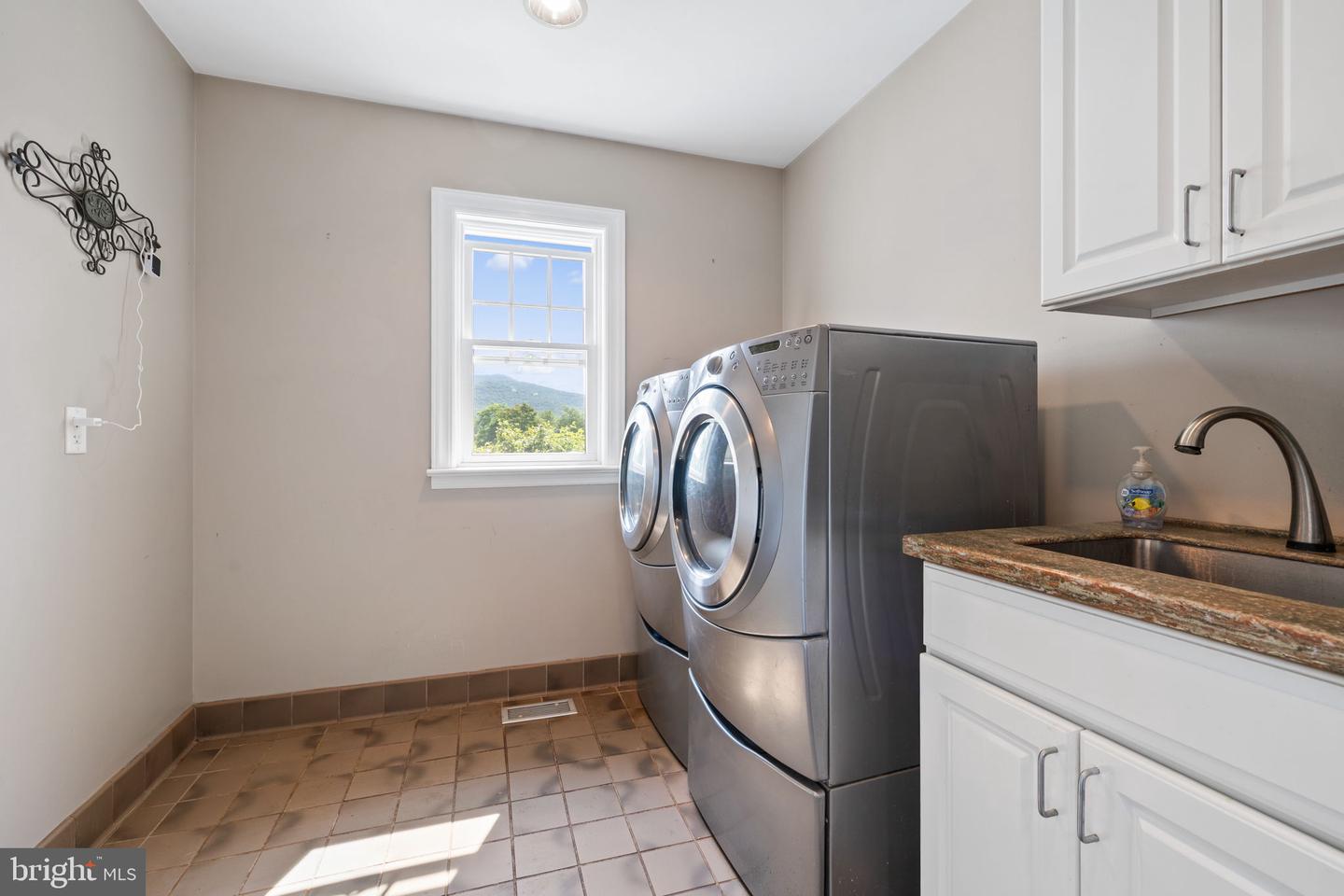 278 WYNNGATE DR, LURAY, Virginia 22835, 3 Bedrooms Bedrooms, 8 Rooms Rooms,3 BathroomsBathrooms,Residential,For sale,278 WYNNGATE DR,VAPA2004996 MLS # VAPA2004996