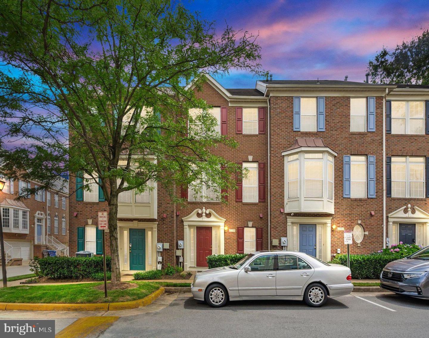2706 MANHATTAN PL, VIENNA, Virginia 22180, 3 Bedrooms Bedrooms, ,3 BathroomsBathrooms,Residential,For sale,2706 MANHATTAN PL,VAFX2245798 MLS # VAFX2245798