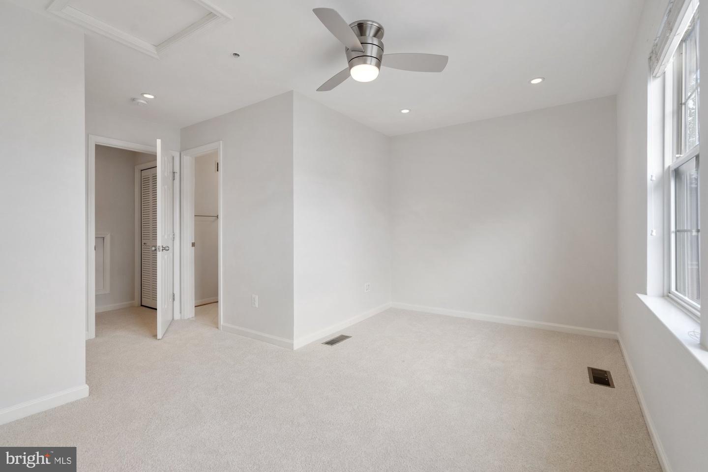 2706 MANHATTAN PL, VIENNA, Virginia 22180, 3 Bedrooms Bedrooms, ,3 BathroomsBathrooms,Residential,For sale,2706 MANHATTAN PL,VAFX2245798 MLS # VAFX2245798