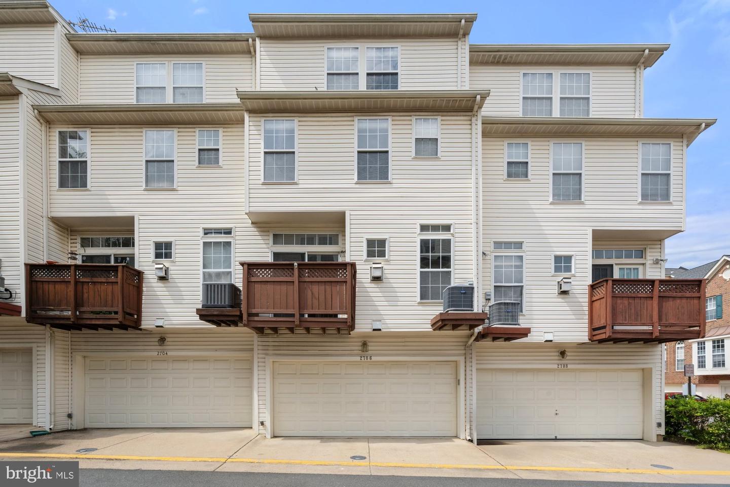 2706 MANHATTAN PL, VIENNA, Virginia 22180, 3 Bedrooms Bedrooms, ,3 BathroomsBathrooms,Residential,For sale,2706 MANHATTAN PL,VAFX2245798 MLS # VAFX2245798