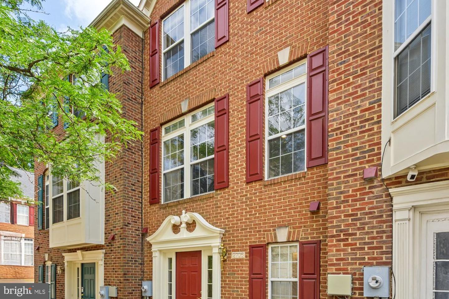 2706 MANHATTAN PL, VIENNA, Virginia 22180, 3 Bedrooms Bedrooms, ,3 BathroomsBathrooms,Residential,For sale,2706 MANHATTAN PL,VAFX2245798 MLS # VAFX2245798