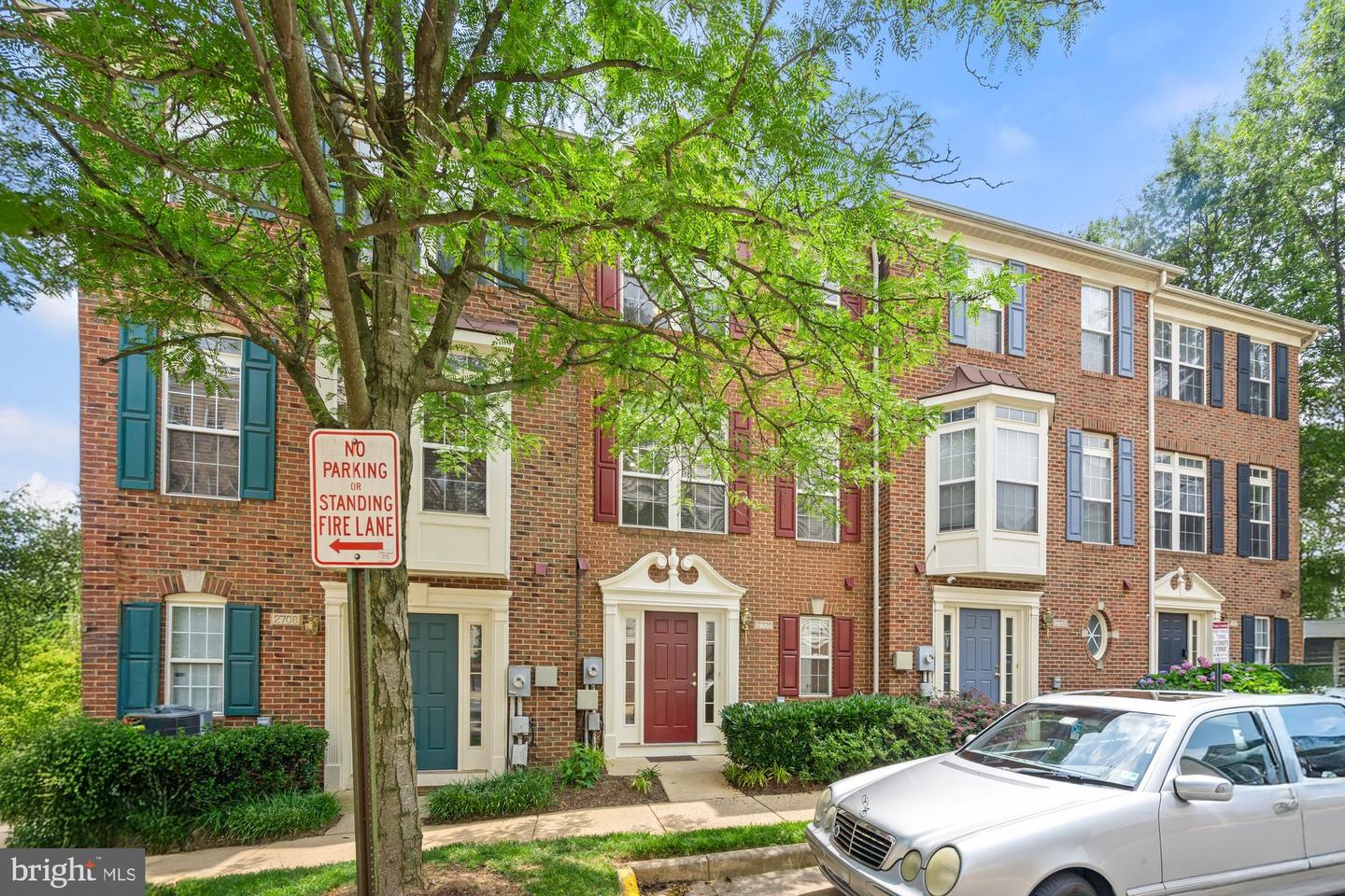 2706 MANHATTAN PL, VIENNA, Virginia 22180, 3 Bedrooms Bedrooms, ,3 BathroomsBathrooms,Residential,For sale,2706 MANHATTAN PL,VAFX2245798 MLS # VAFX2245798