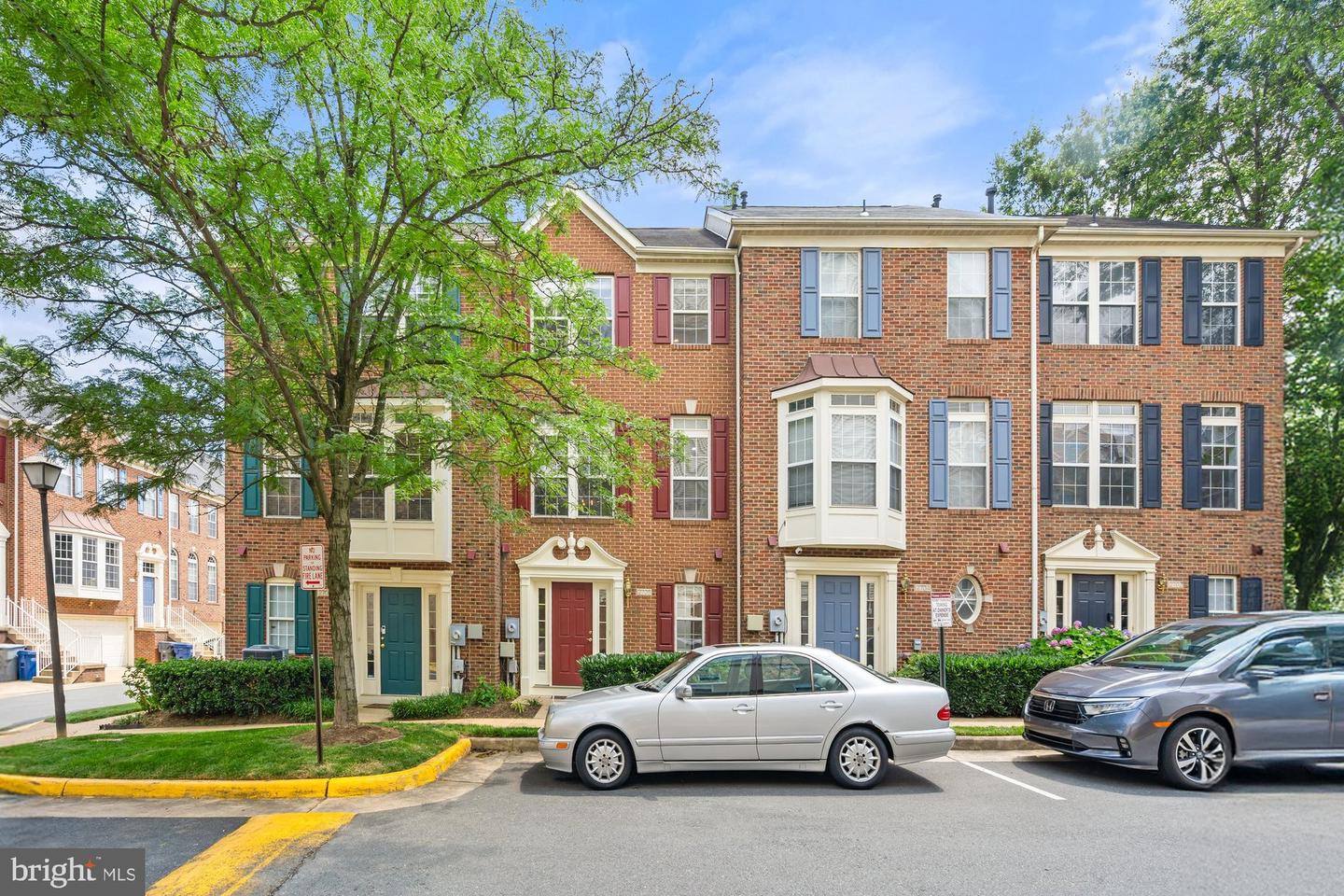2706 MANHATTAN PL, VIENNA, Virginia 22180, 3 Bedrooms Bedrooms, ,3 BathroomsBathrooms,Residential,For sale,2706 MANHATTAN PL,VAFX2245798 MLS # VAFX2245798