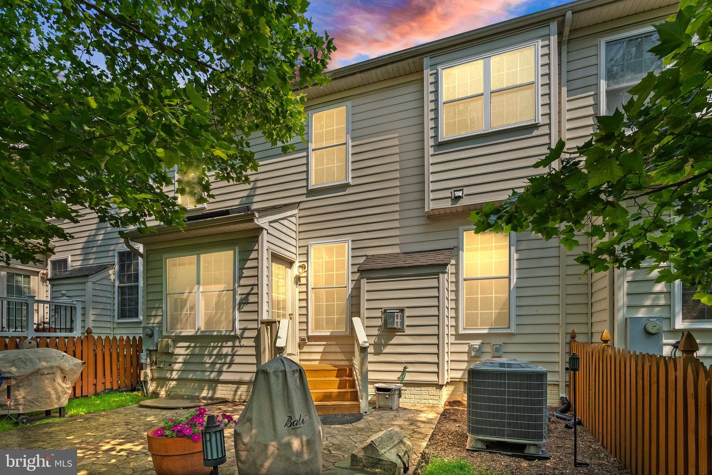 15831 FOURMILE CREEK CT, HAYMARKET, Virginia 20169, 3 Bedrooms Bedrooms, ,3 BathroomsBathrooms,Residential,For sale,15831 FOURMILE CREEK CT,VAPW2096408 MLS # VAPW2096408