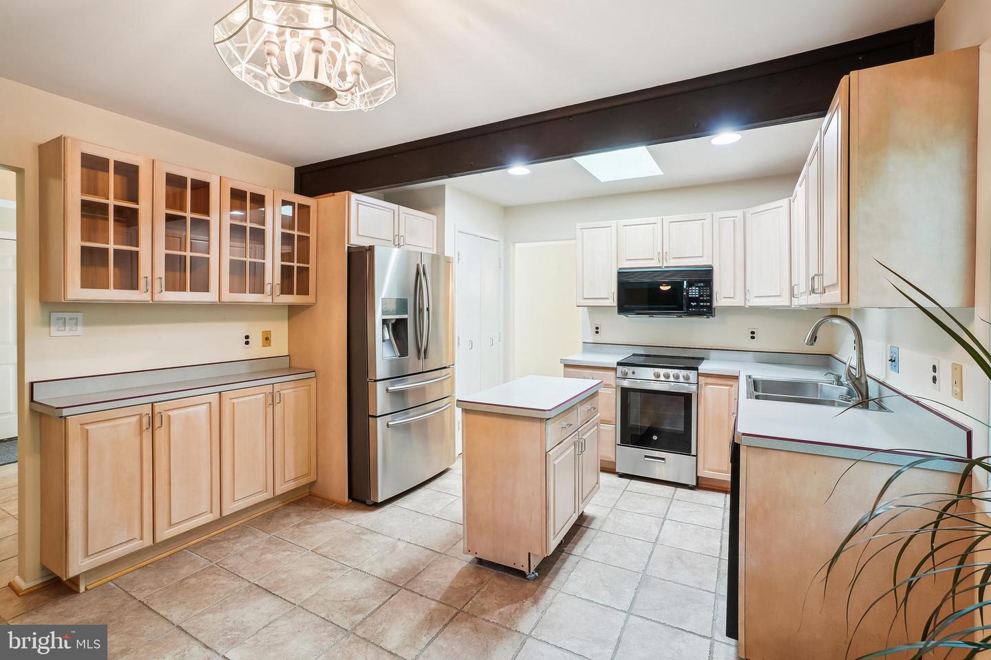 12309 MULBERRY CT, WOODBRIDGE, Virginia 22192, 5 Bedrooms Bedrooms, ,3 BathroomsBathrooms,Residential,For sale,12309 MULBERRY CT,VAPW2096412 MLS # VAPW2096412
