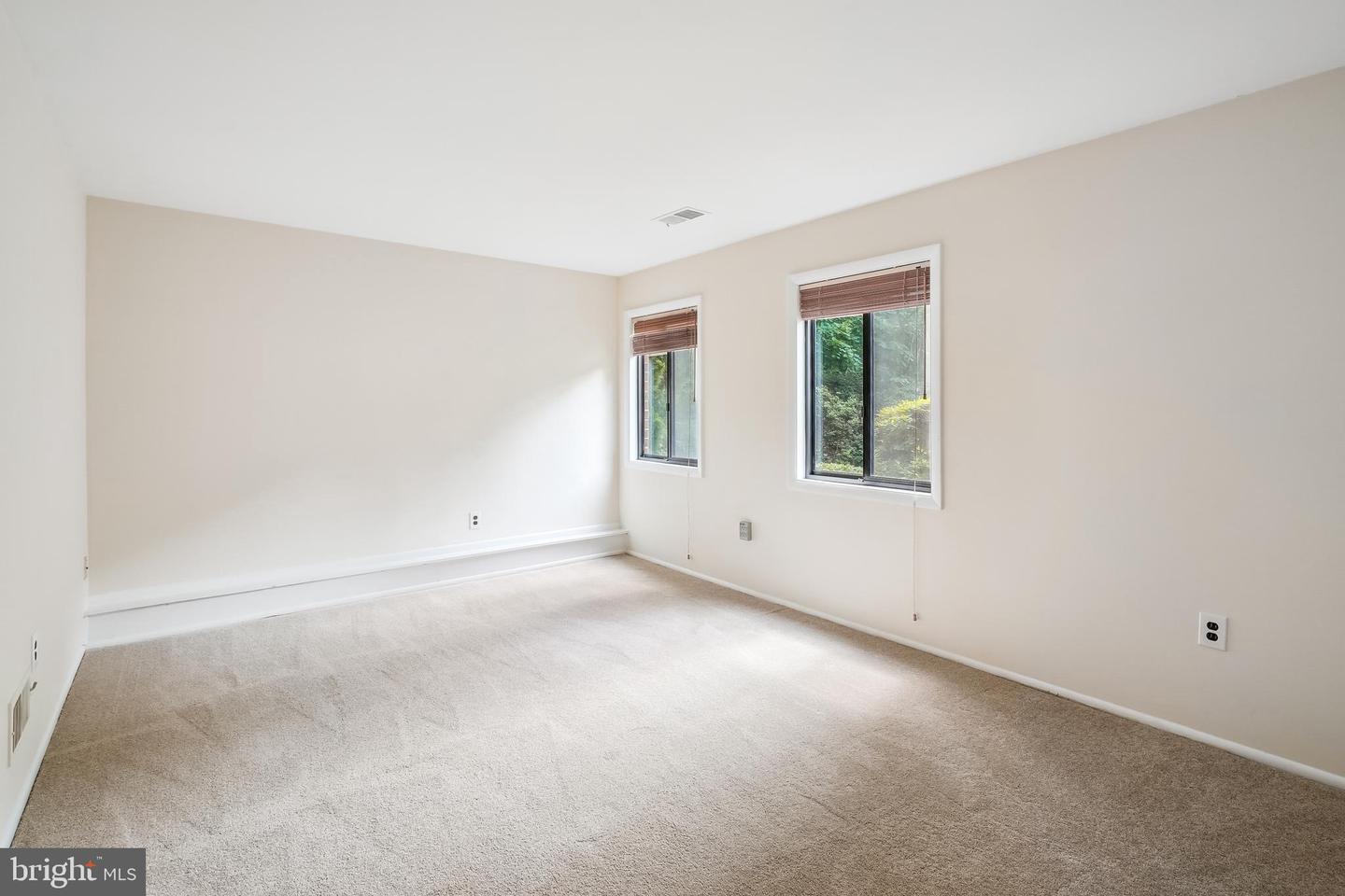 12309 MULBERRY CT, WOODBRIDGE, Virginia 22192, 5 Bedrooms Bedrooms, ,3 BathroomsBathrooms,Residential,For sale,12309 MULBERRY CT,VAPW2096412 MLS # VAPW2096412