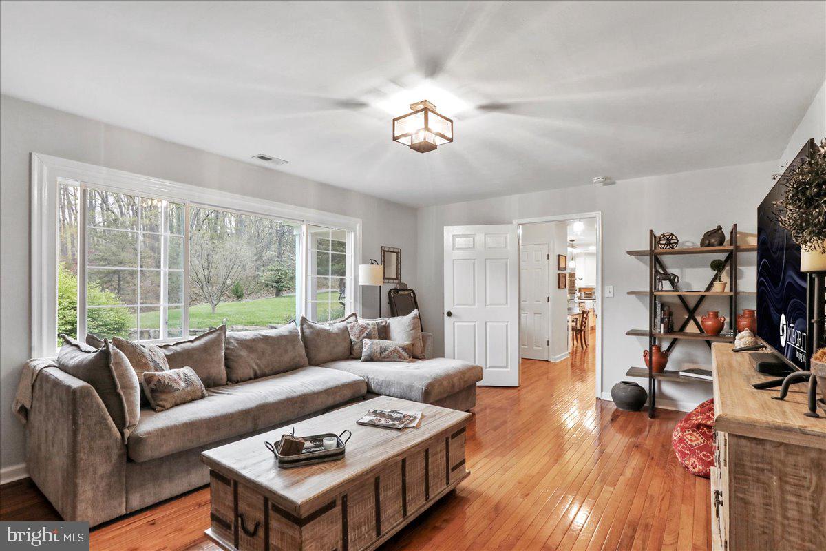 6025 COON TREE RD, THE PLAINS, Virginia 20198, 3 Bedrooms Bedrooms, 7 Rooms Rooms,2 BathroomsBathrooms,Residential,For sale,6025 COON TREE RD,VAFQ2016950 MLS # VAFQ2016950