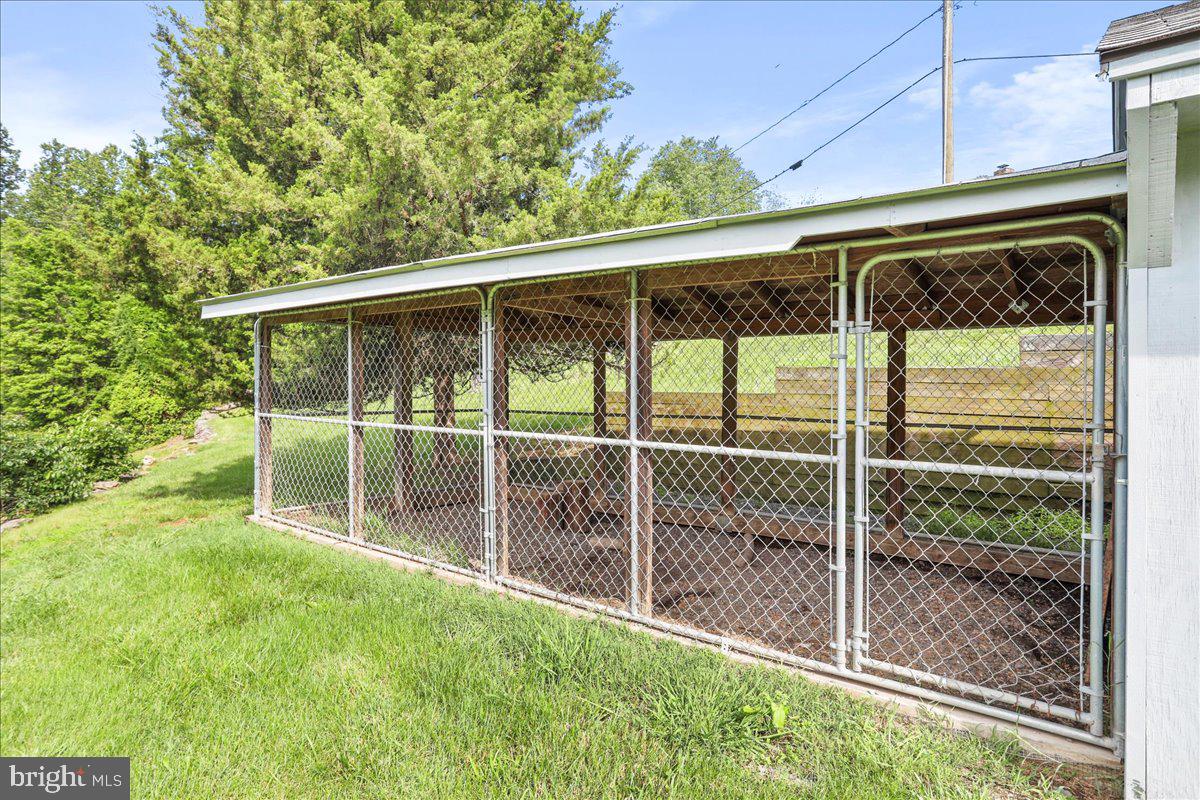 6025 COON TREE RD, THE PLAINS, Virginia 20198, 3 Bedrooms Bedrooms, 7 Rooms Rooms,2 BathroomsBathrooms,Residential,For sale,6025 COON TREE RD,VAFQ2016950 MLS # VAFQ2016950