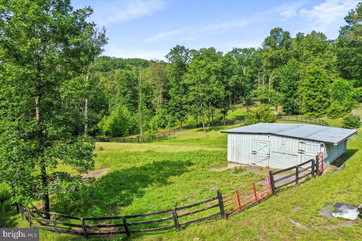 6025 COON TREE RD, THE PLAINS, Virginia 20198, 3 Bedrooms Bedrooms, 7 Rooms Rooms,2 BathroomsBathrooms,Residential,For sale,6025 COON TREE RD,VAFQ2016950 MLS # VAFQ2016950